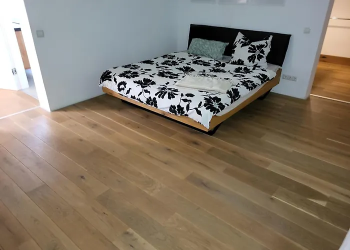 Hhybshjgshsjd Jehehei * Vallendar